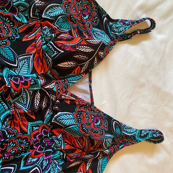 Womens plus size bathing suit - Picture 6 of 6